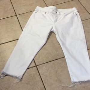 Levi’s Cropped Jeans